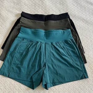 Set: Athleta Trekkie North shorts